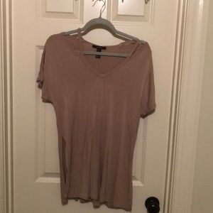 t-shirt with cut outs on the shoulder